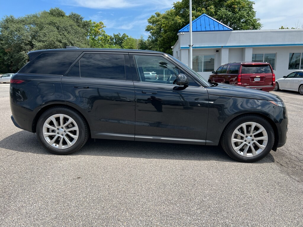 Used 2025 Land Rover Range Rover Sport SE Sport Utility