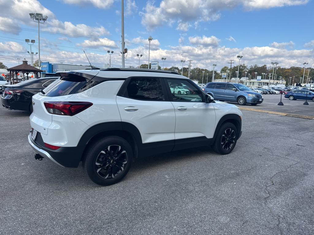 2023 Chevrolet Trailblazer LT photo 3