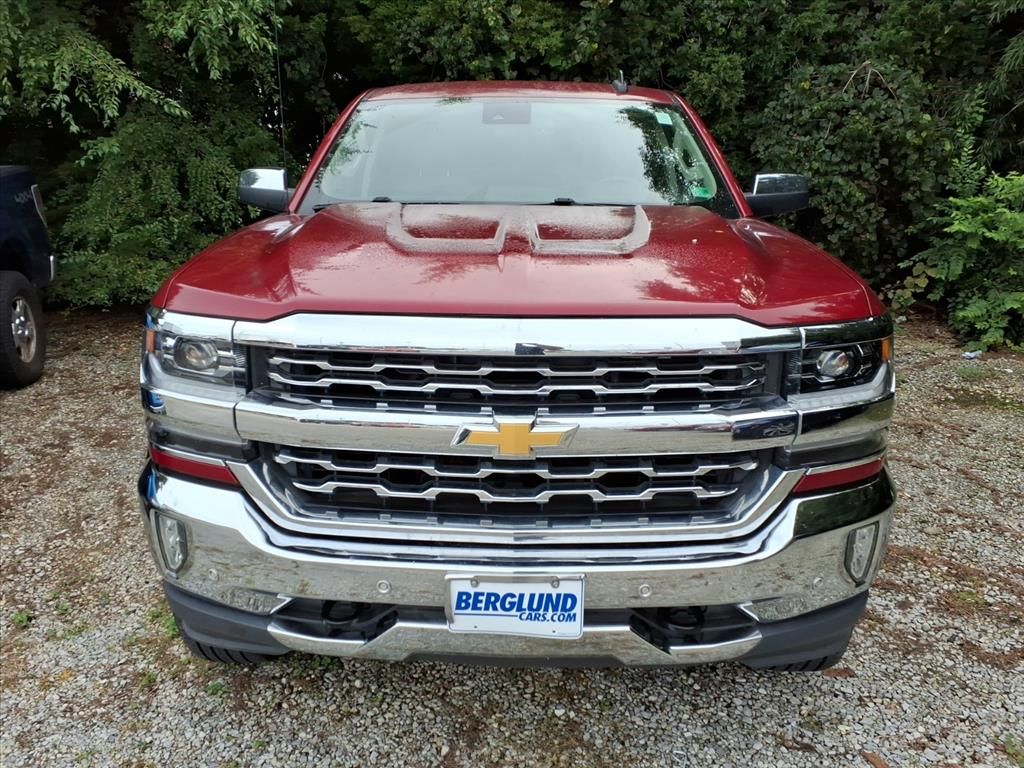 2018 Chevrolet Silverado 1500 LTZ photo 2
