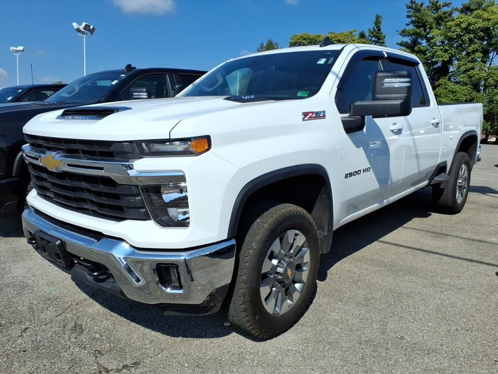 2024 Chevrolet Silverado 2500HD LT photo 2
