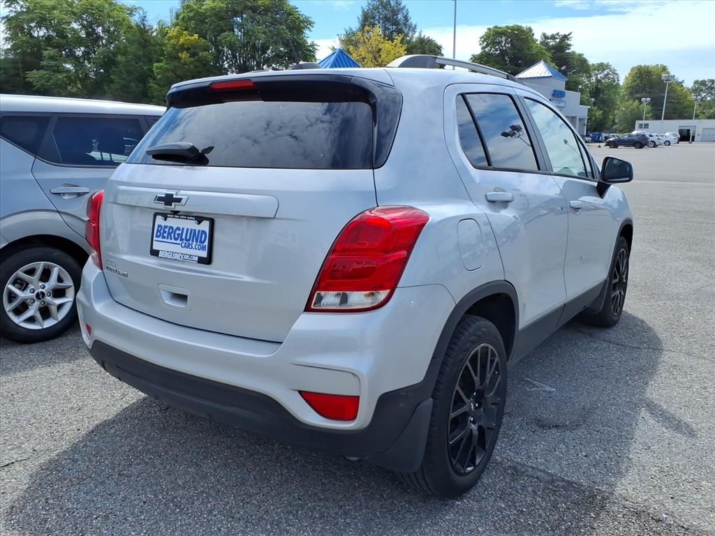 2022 Chevrolet Trax LT photo 3