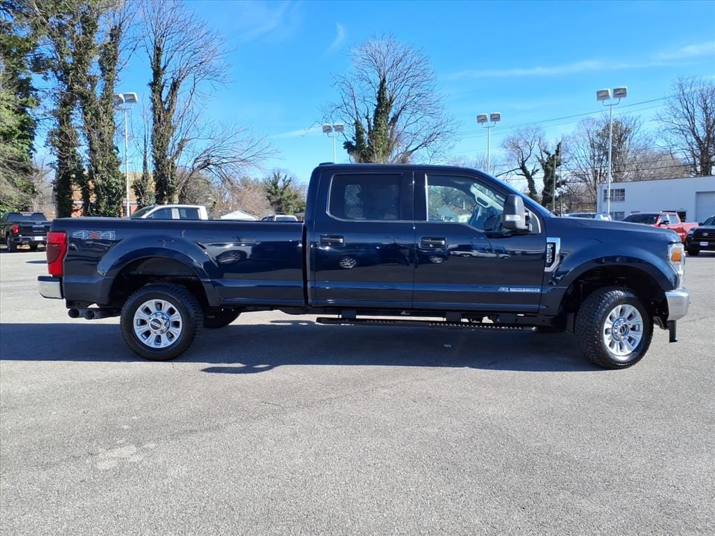 Used 2022 Ford F-250 XLT Cab; Crew