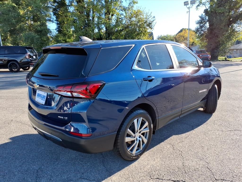2022 Chevrolet Equinox LT photo 3