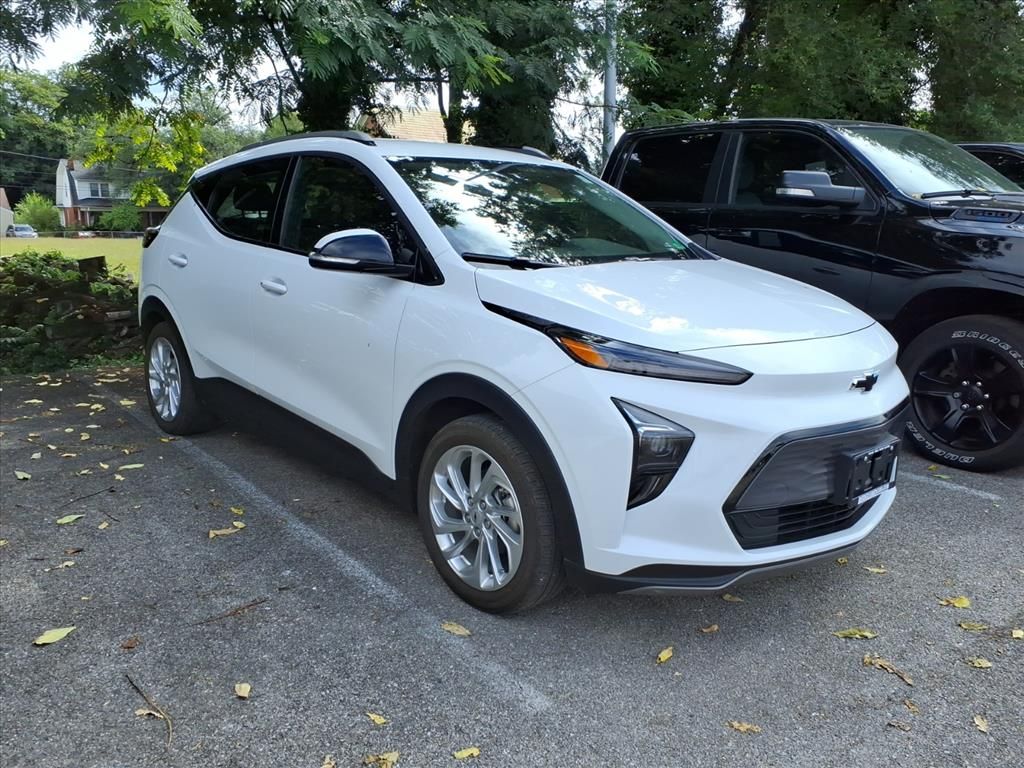 2023 Chevrolet Bolt EUV photo 2