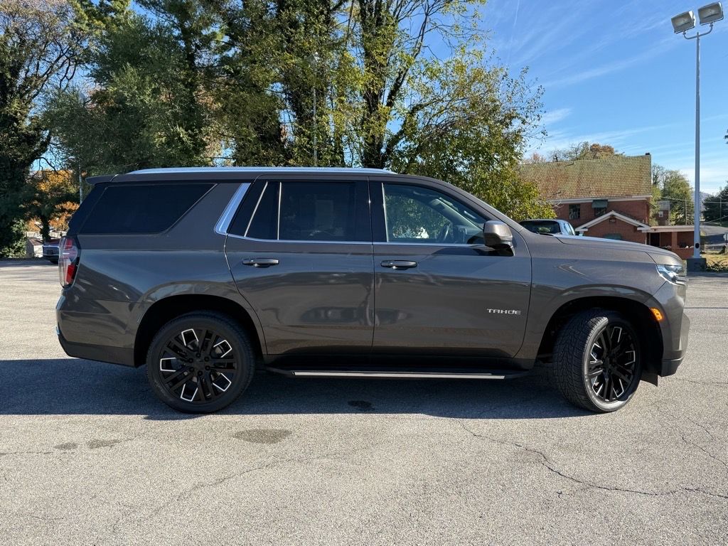 2021 Chevrolet Tahoe LT photo 2