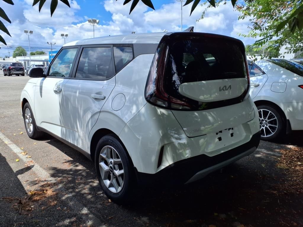 2024 Kia Soul LX photo 4