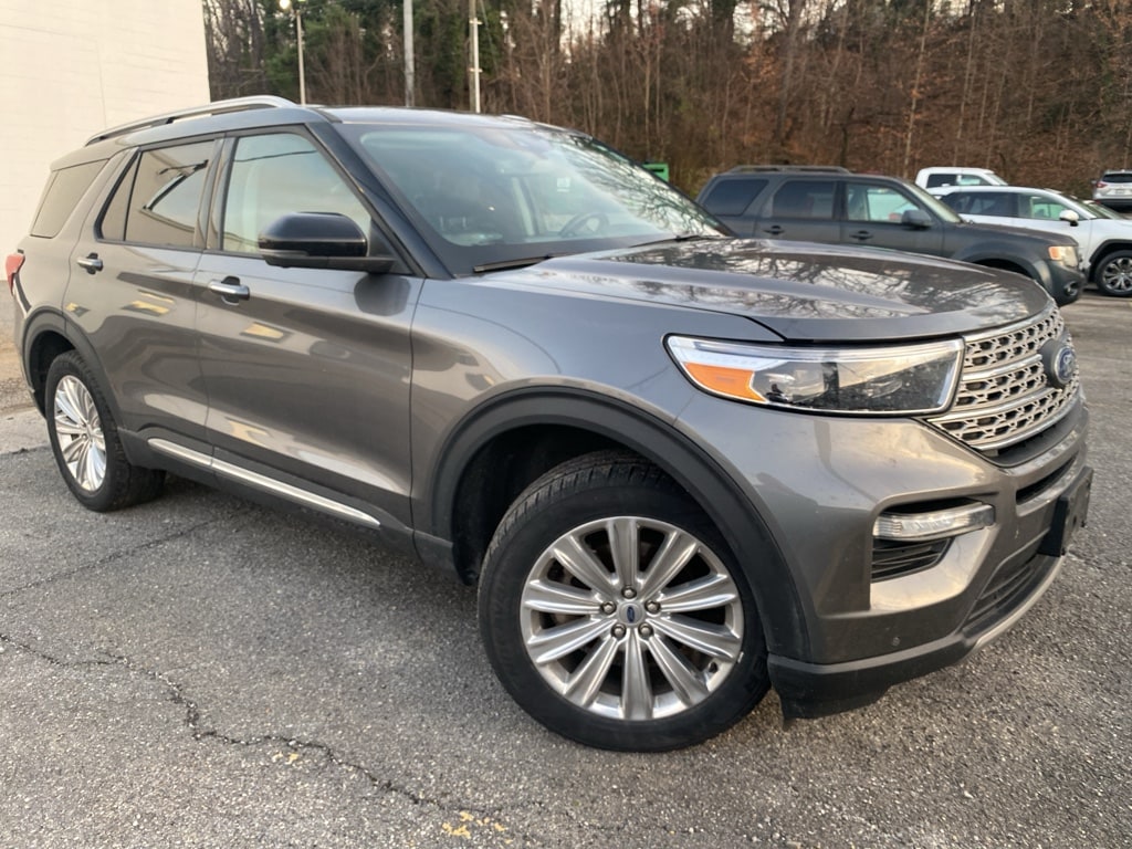 2022 Ford Explorer Limited's photo