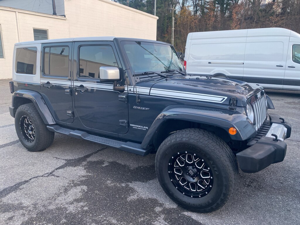 2017 Jeep Wrangler Unlimited Sahara Chief photo 2