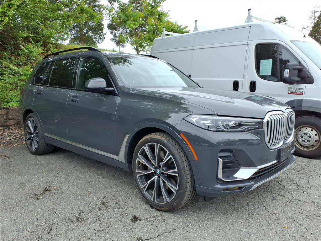 2021 BMW X7 xDrive40i's photo