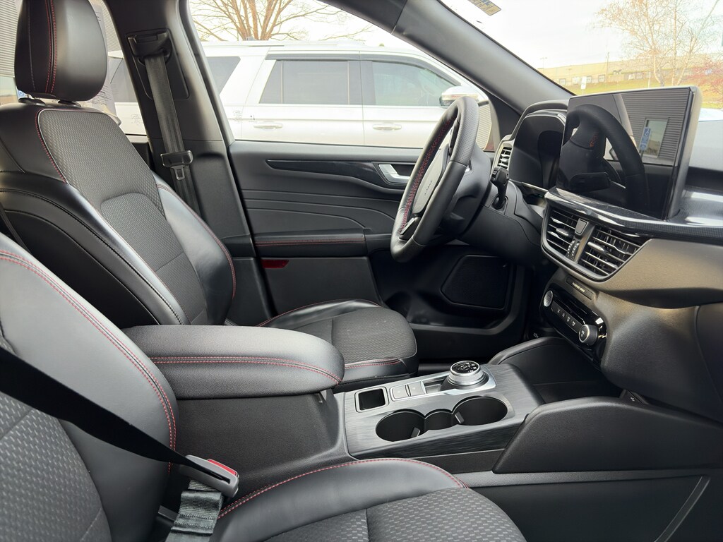 Used 2024 Ford Escape ST-Line Sport Utility