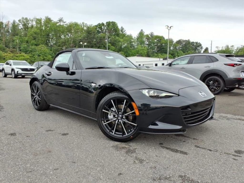New 2026 Mazda MX-5 MIATA Grand Touring CONVERTIBLE