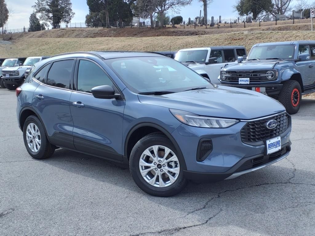 2025 Ford Escape Active photo 2