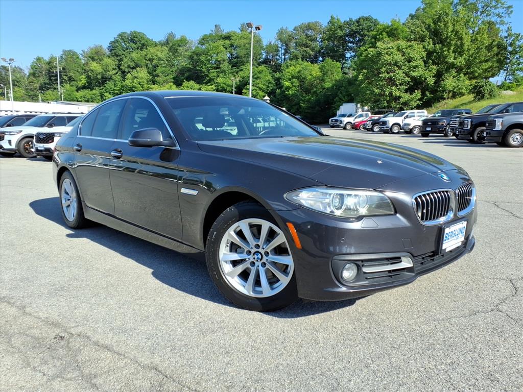 2016 BMW 5 Series 528i xDrive Sedan's photo