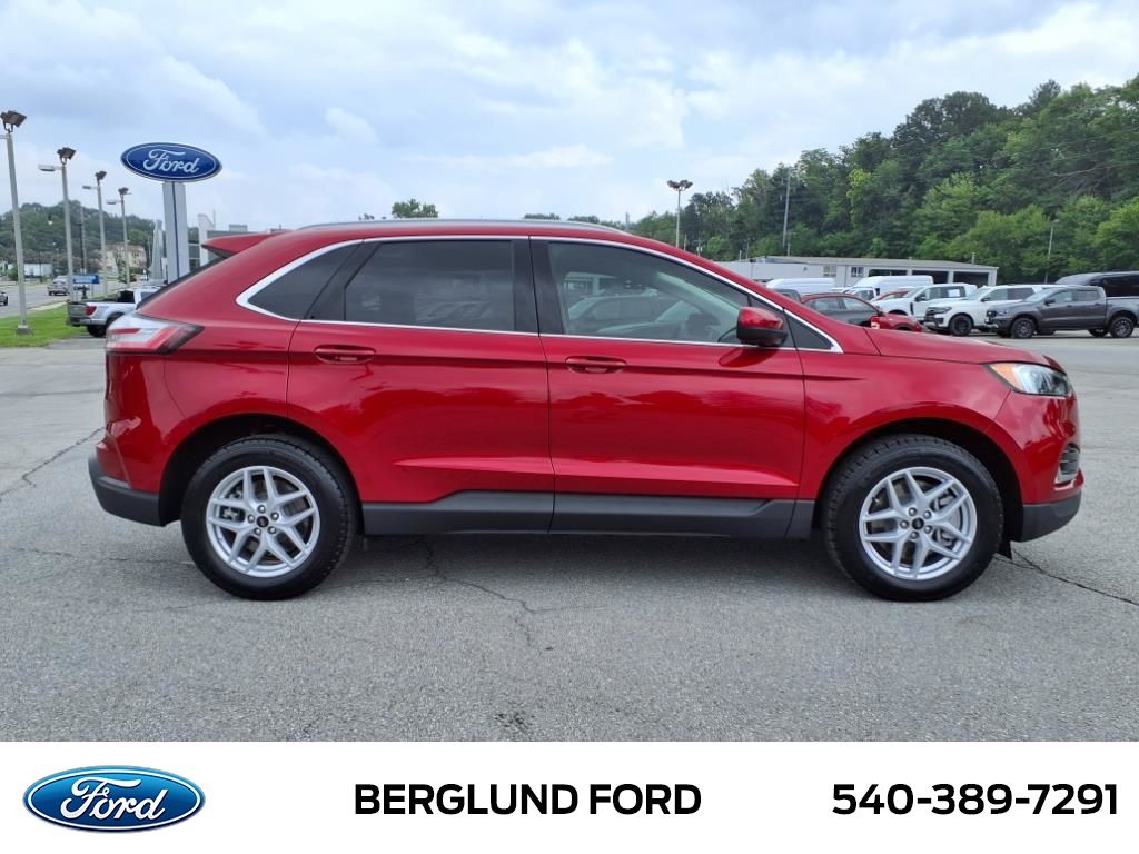 2024 Ford Edge SEL photo 2