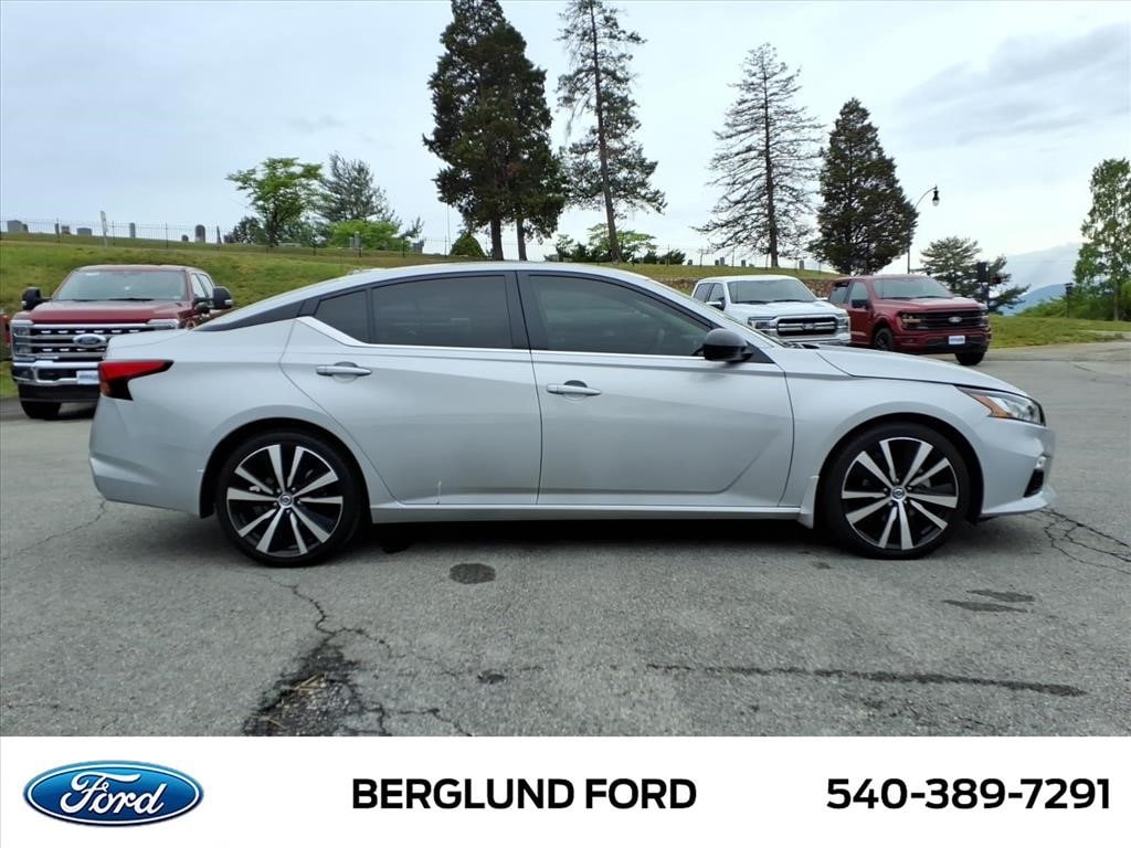 Used 2022 Nissan Altima 2.5 SR Sedan