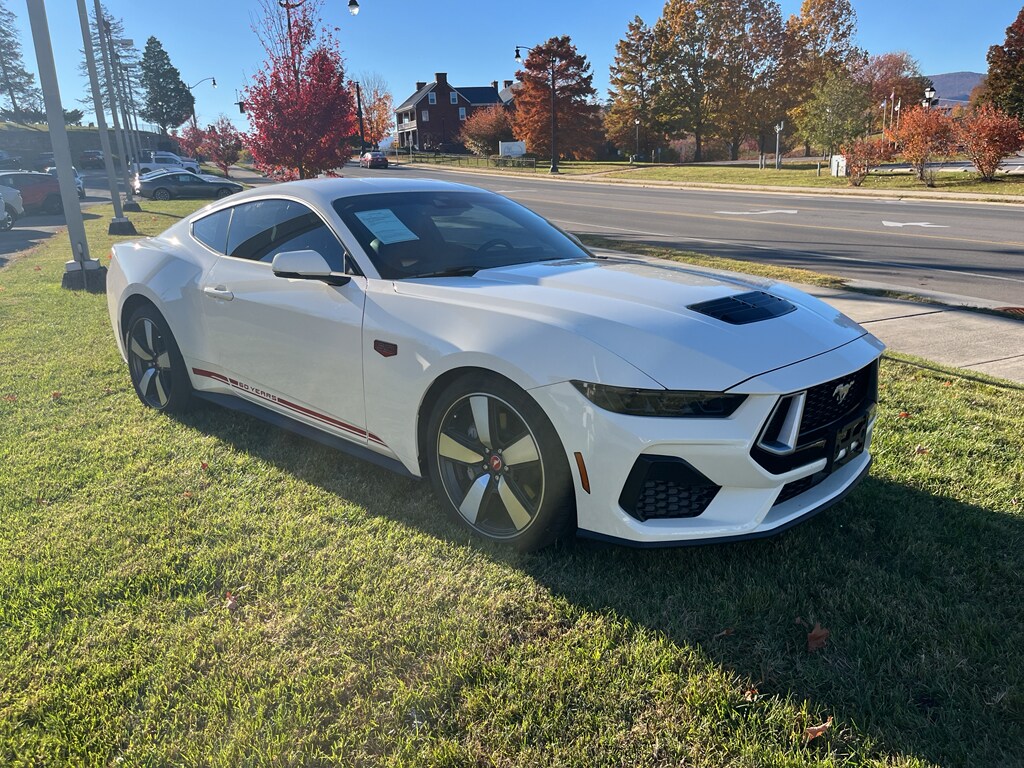2025 Ford Mustang GT Premium photo 2