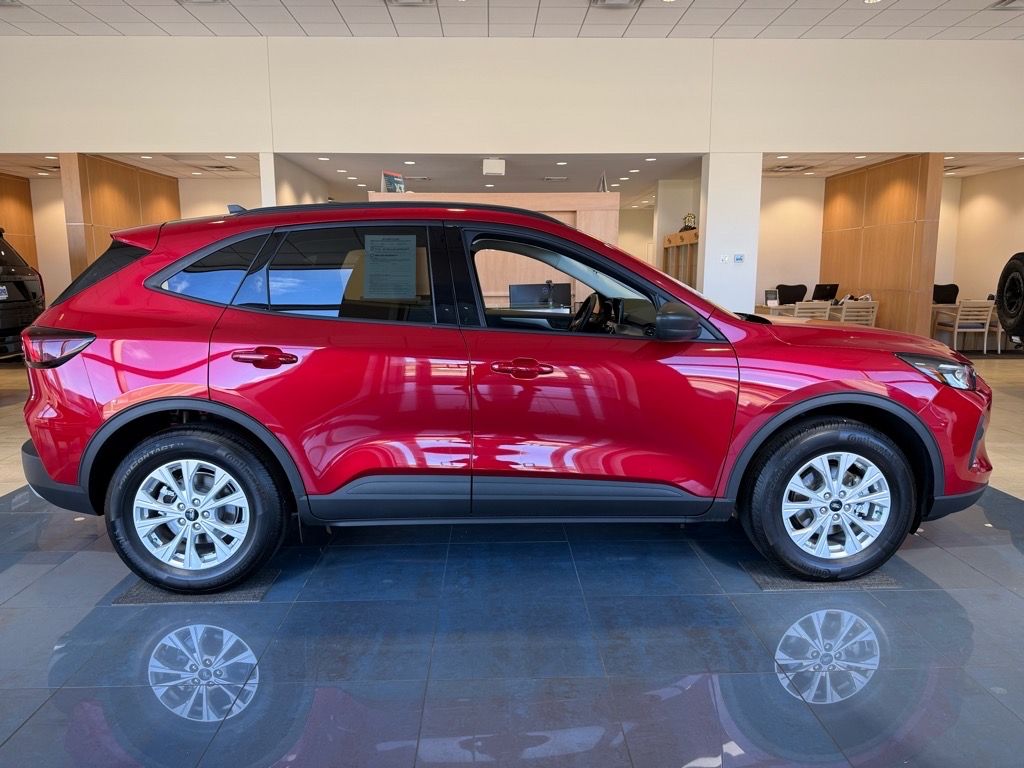 2025 Ford Escape Active photo 2