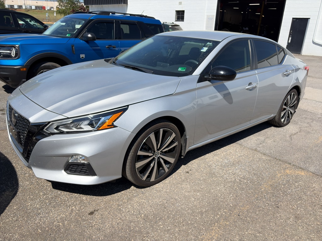 2022 Nissan Altima SR