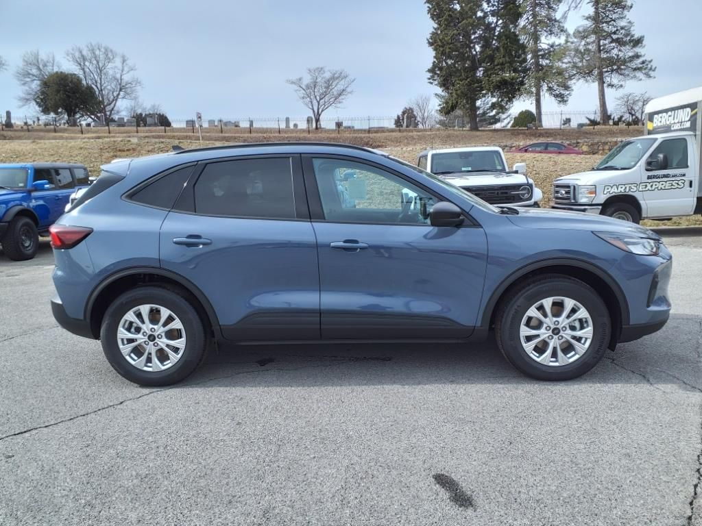 2025 Ford Escape Active photo 3