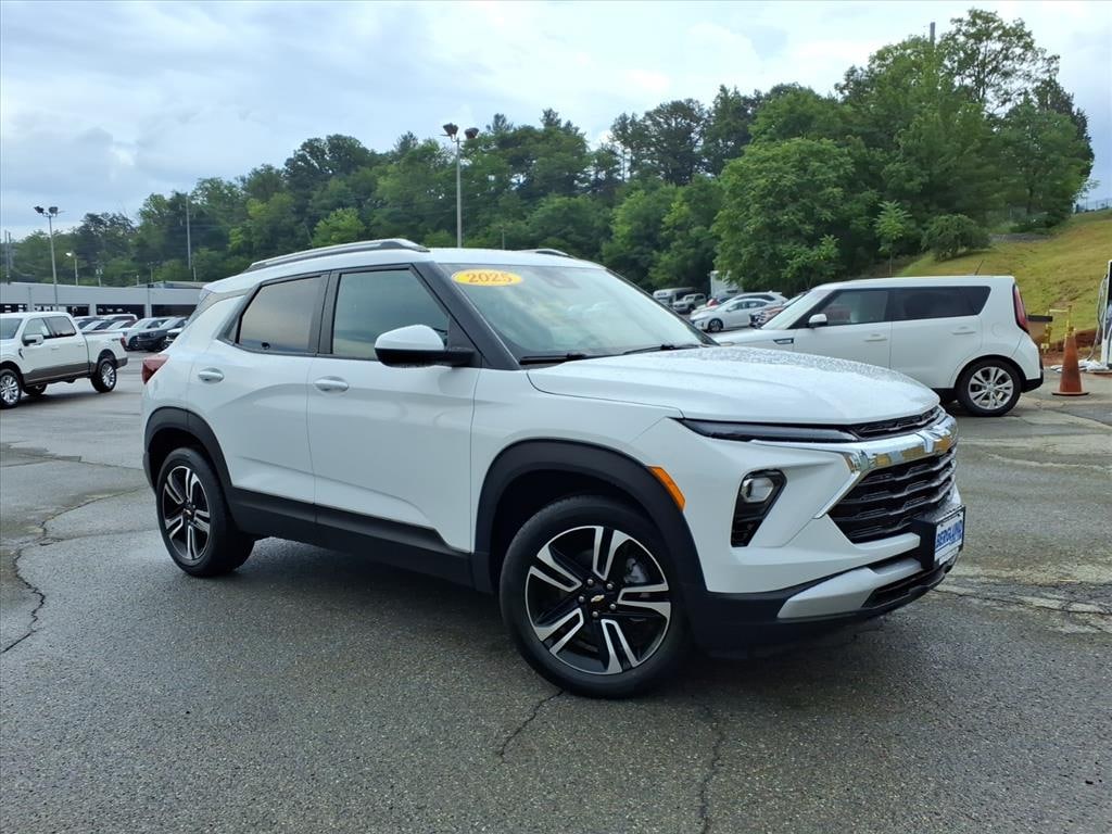 Used 2025 Chevrolet Trailblazer LT Sport Utility