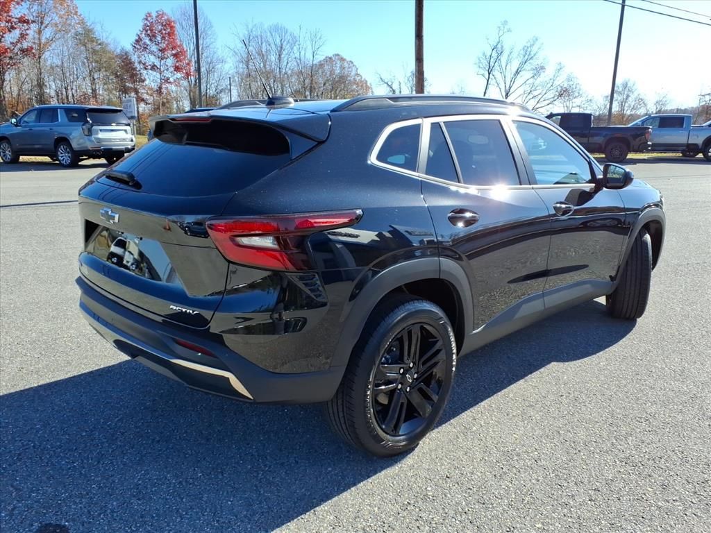 2026 Chevrolet Trax ACTIV photo 2