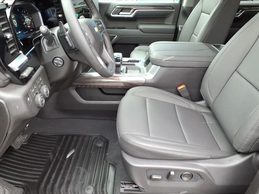 2026 Chevrolet Silverado 1500 LTZ - Photo 6