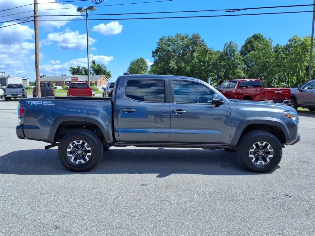 2022 Toyota Tacoma SR5 photo 3