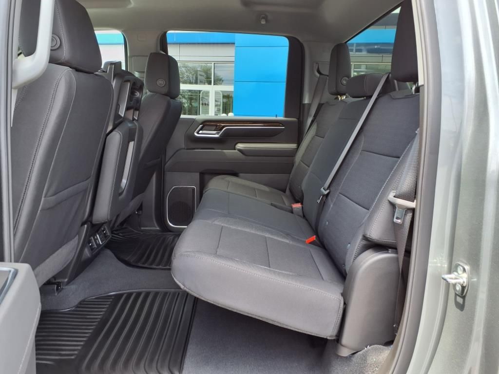 2026 Gmc Sierra 2500 HD SLE photo 3