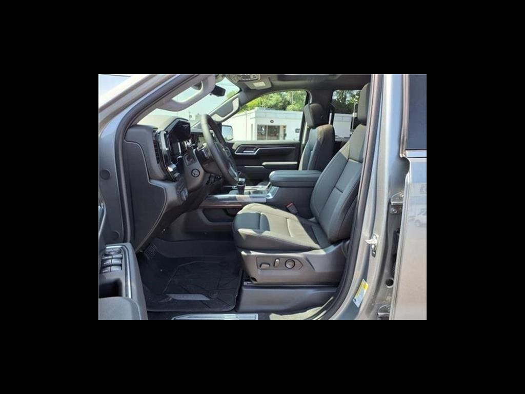 2025 Chevrolet Silverado 1500 LTZ - Photo 21