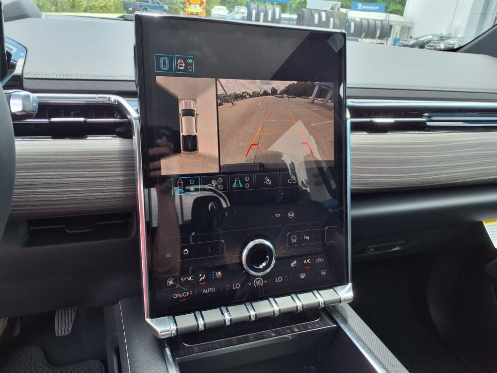 2025 GMC Sierra EV Denali - Photo 9