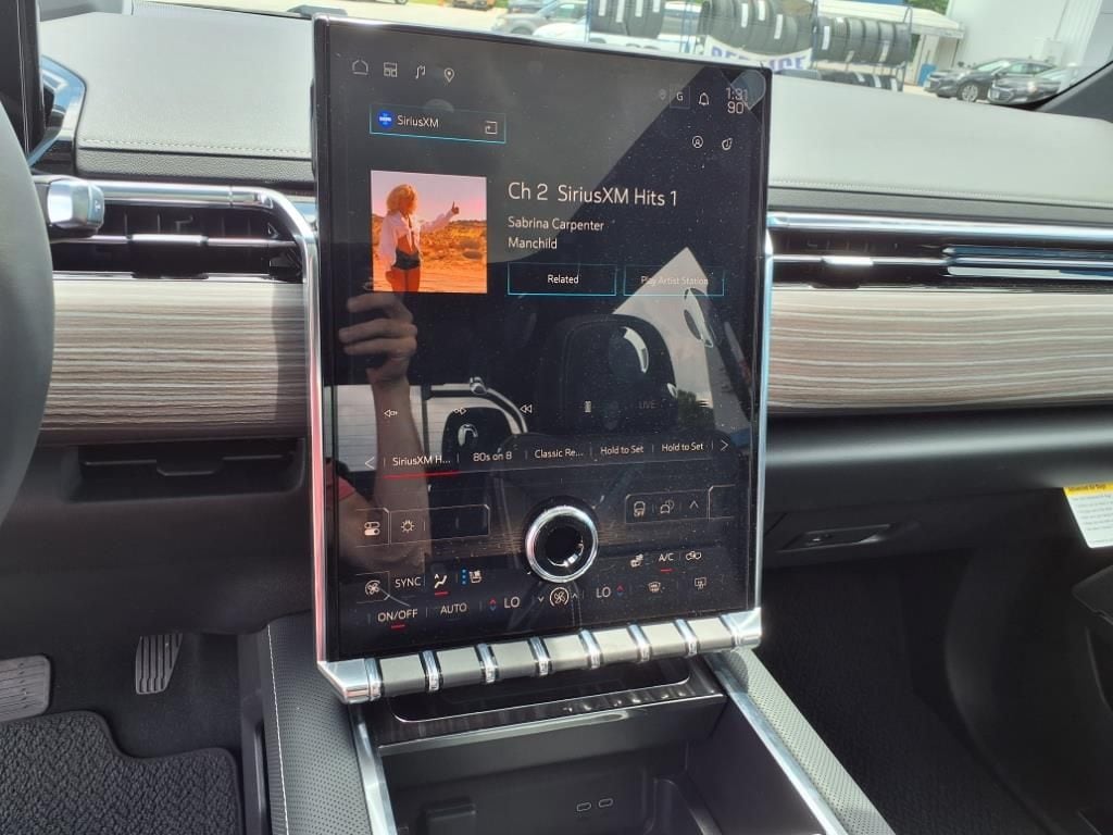 2025 GMC Sierra EV Denali - Photo 8