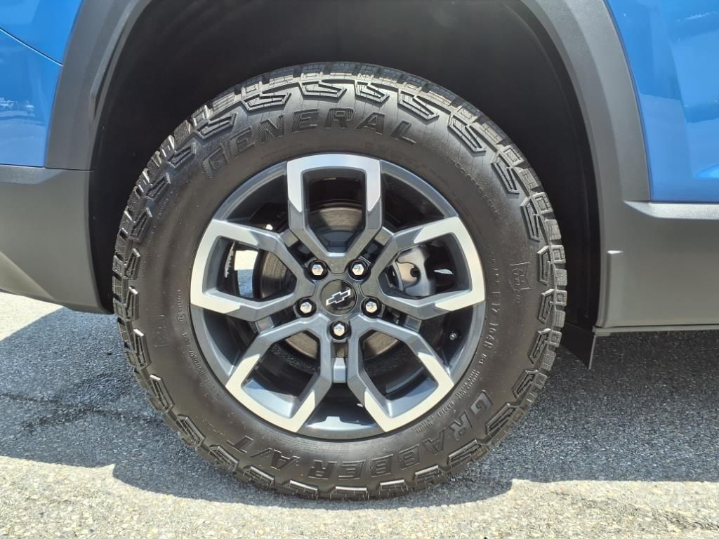2025 Chevrolet Equinox ACTIV photo 3