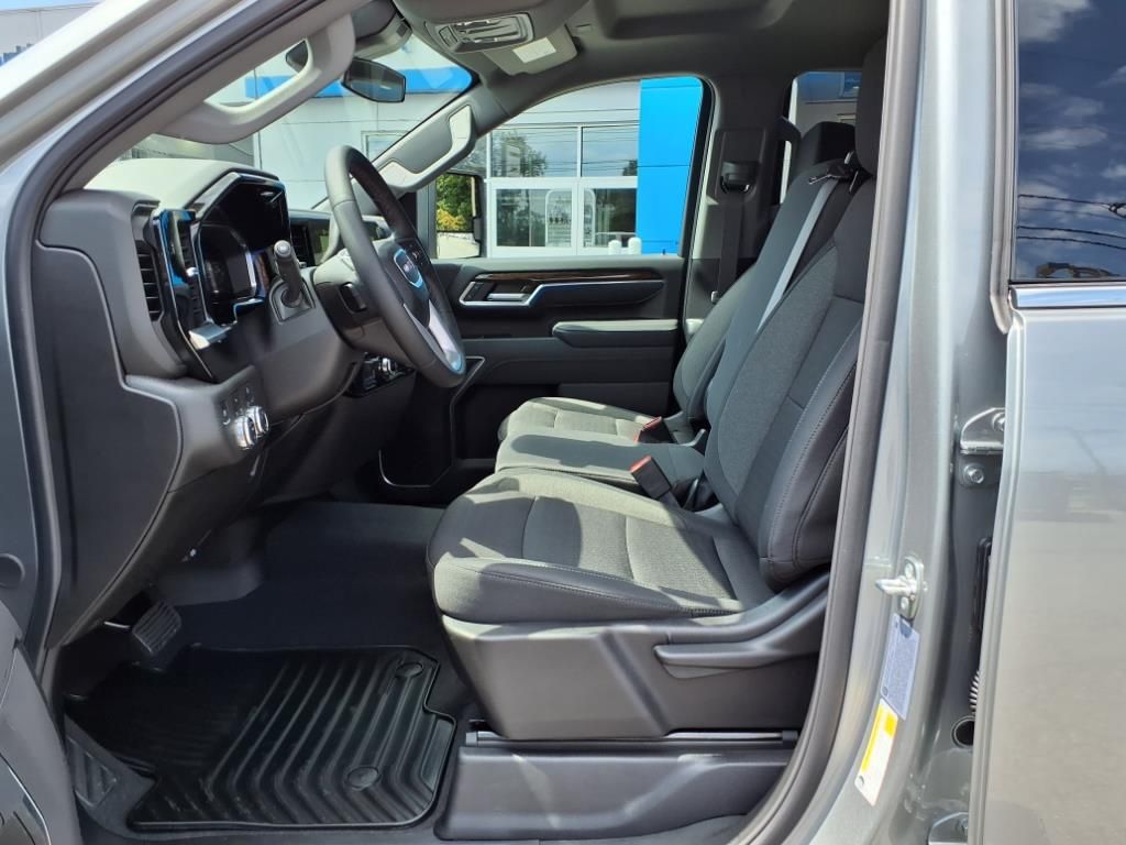 2026 Gmc Sierra 2500 HD SLE photo 2