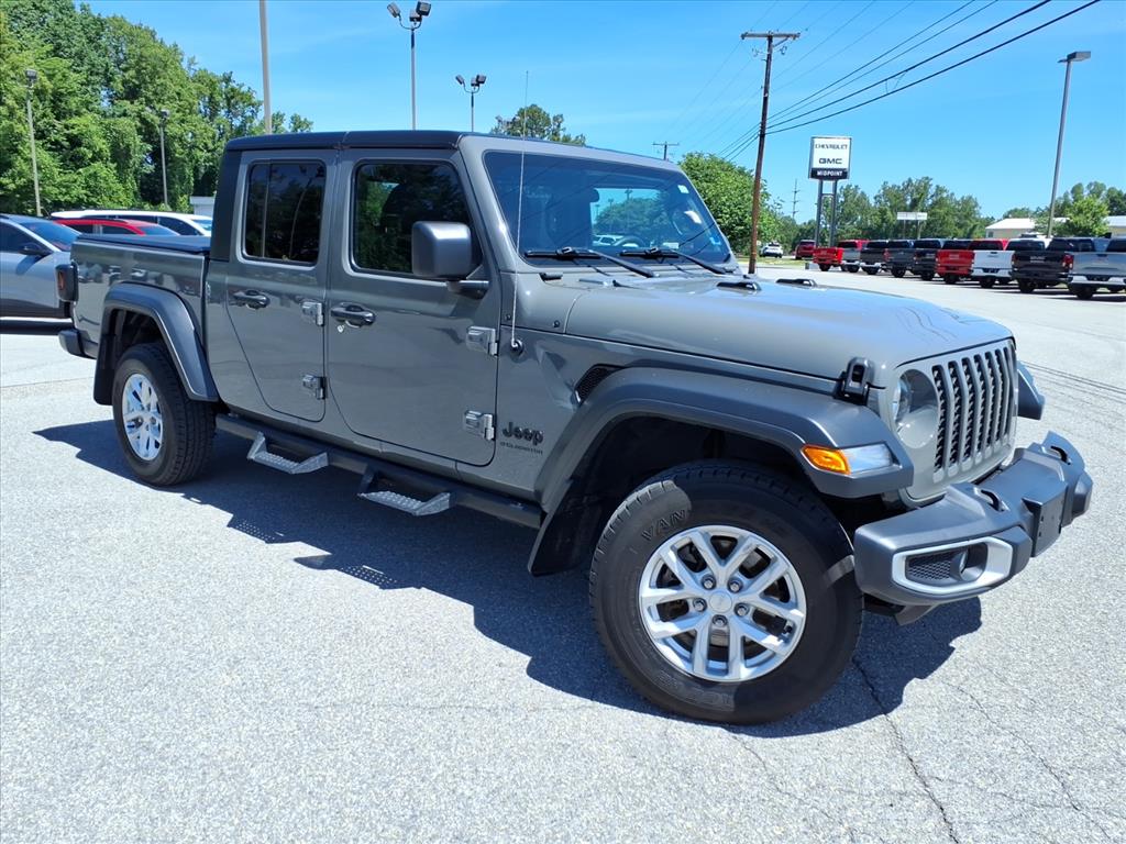 2023 Jeep Gladiator Sport S's photo