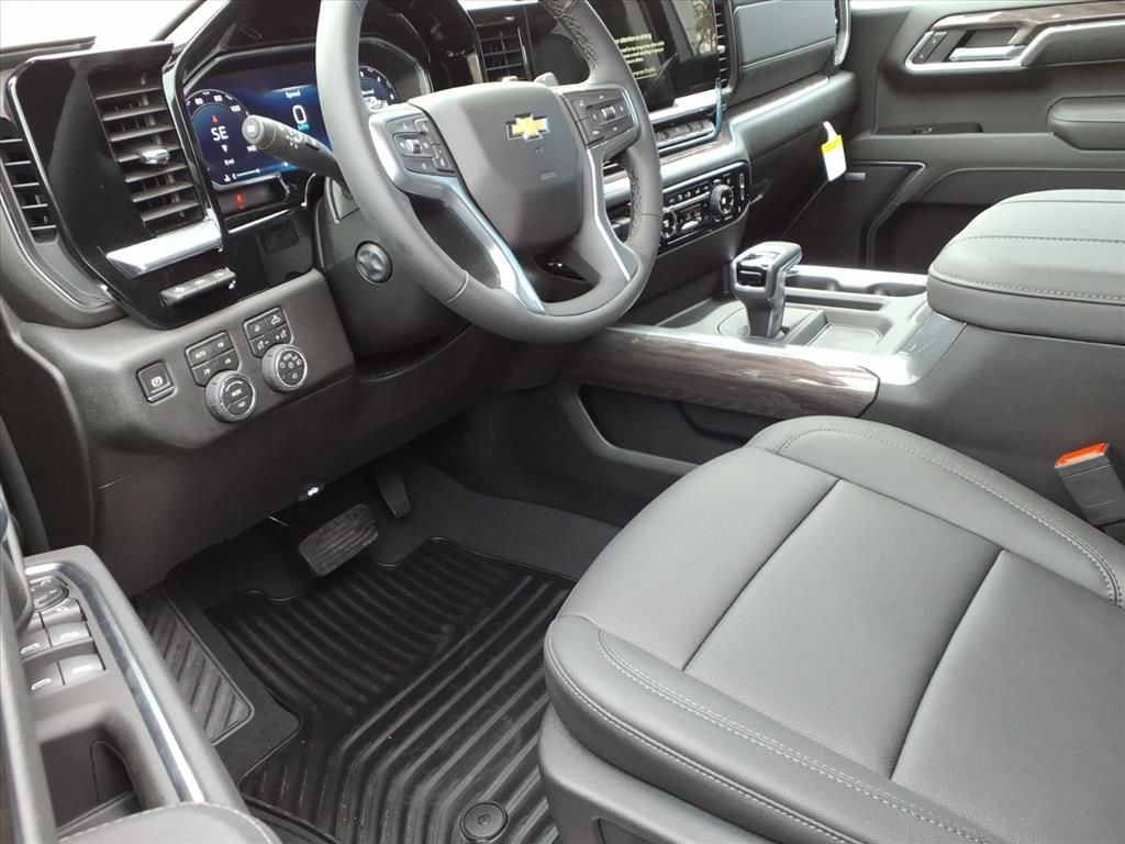 2026 Chevrolet Silverado 1500 LTZ - Photo 8