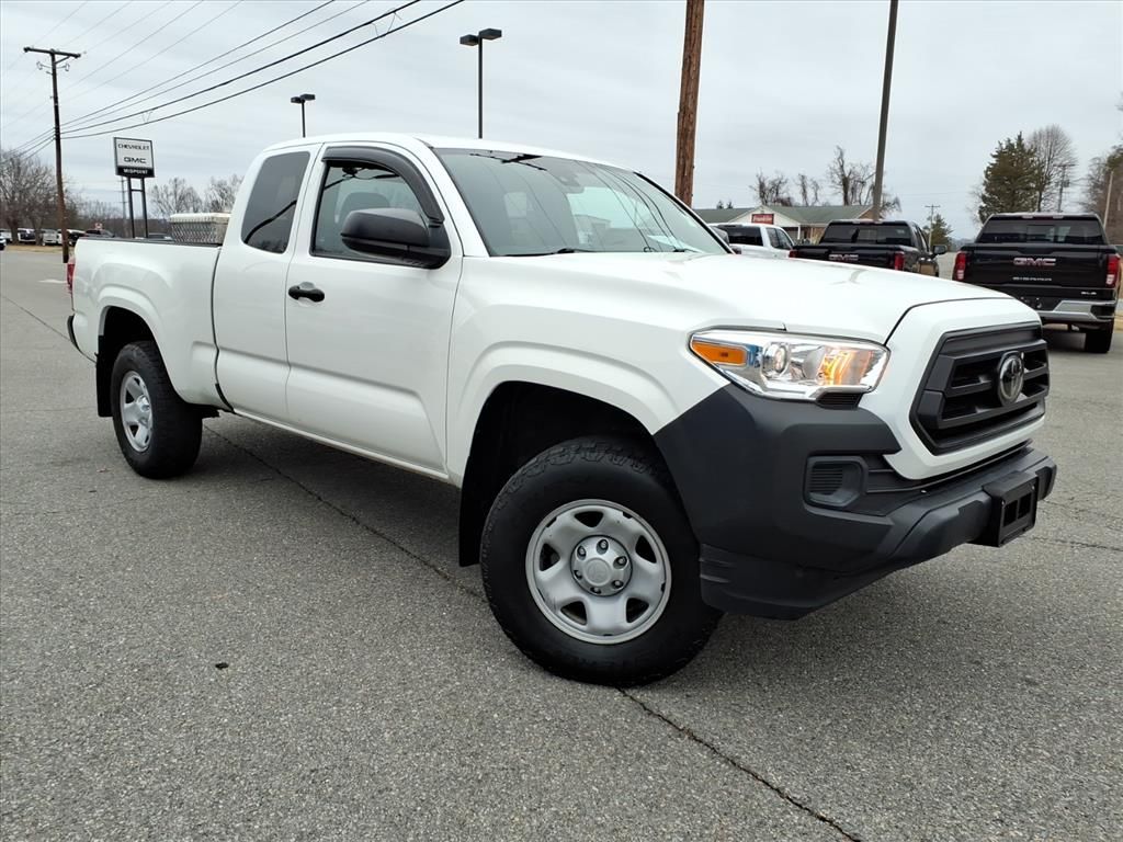 2020 Toyota Tacoma SR's photo