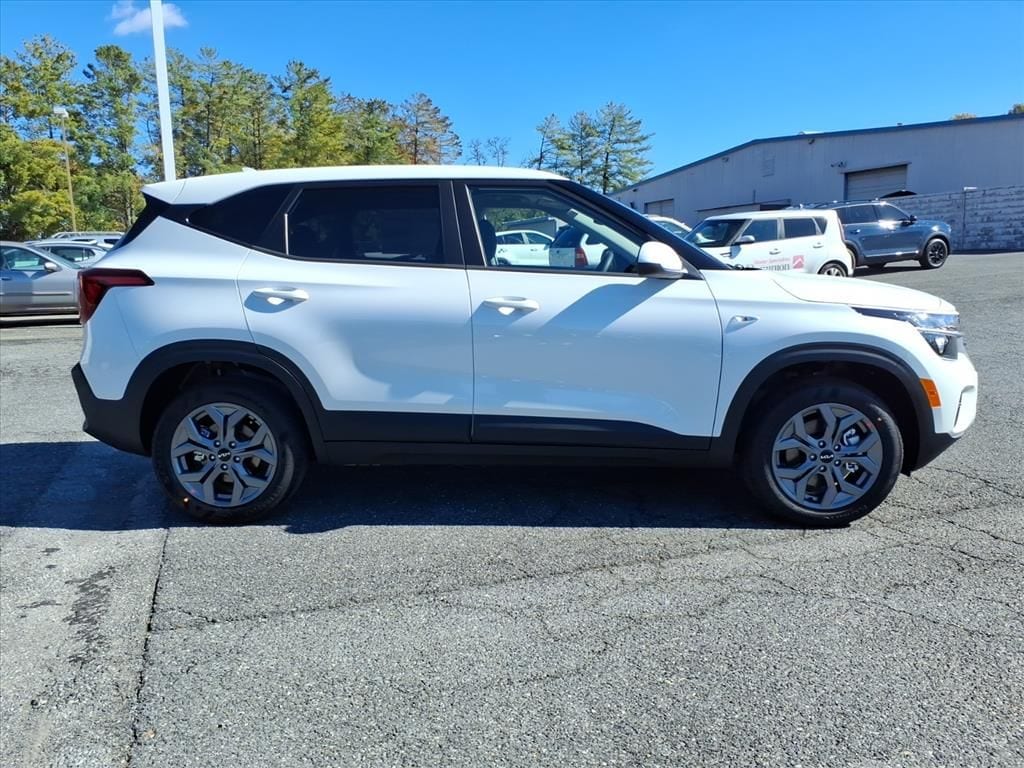New 2026 Kia Seltos LX Sport Utility