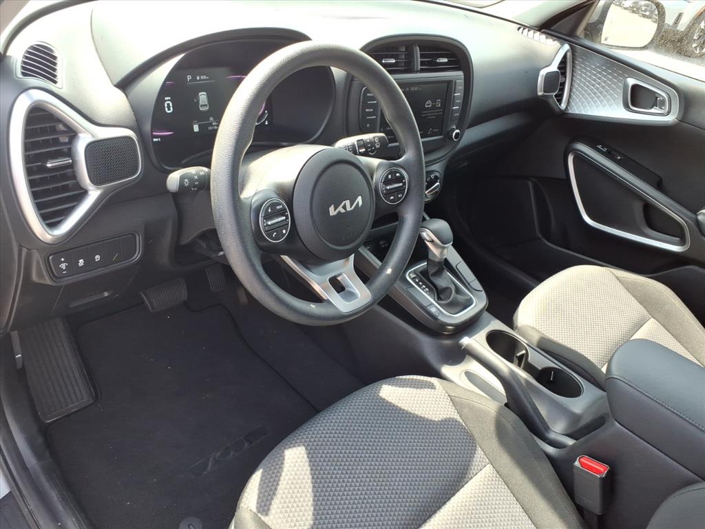 2025 Kia Soul LX - Photo 11