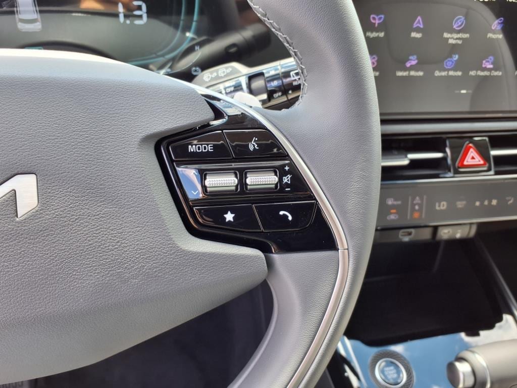 2025 Kia Niro EX - Photo 21