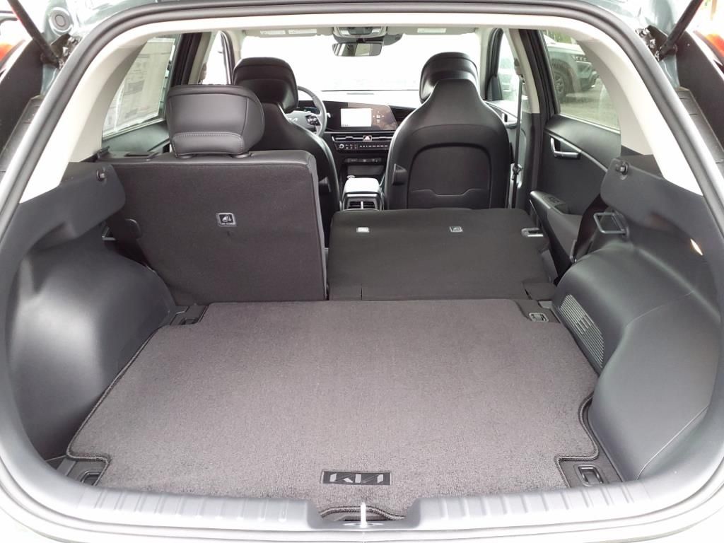 2025 Kia Niro EX - Photo 15