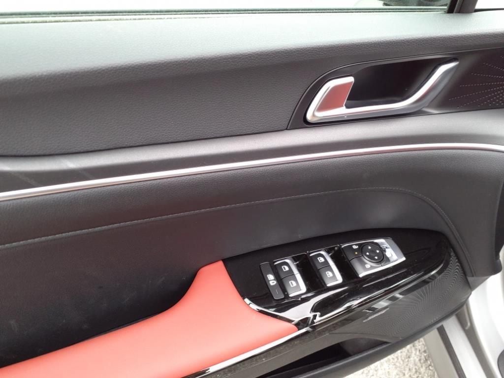 2025 Kia K5 GT-Line - Photo 16
