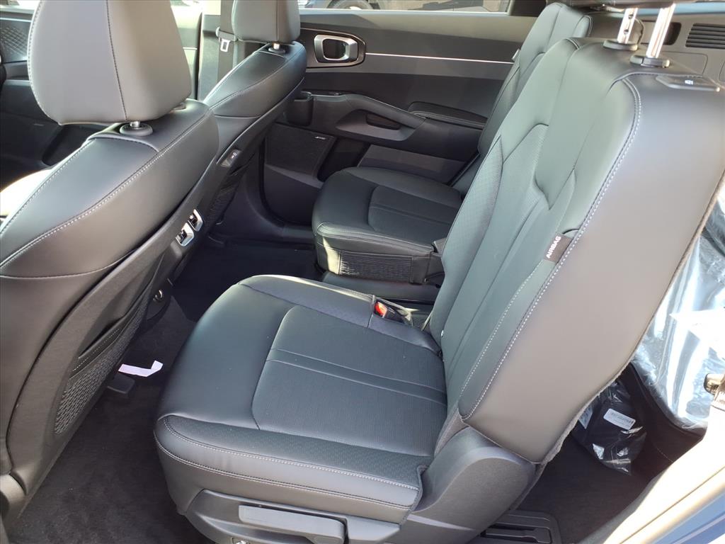 2026 Kia Sorento EX - Photo 12
