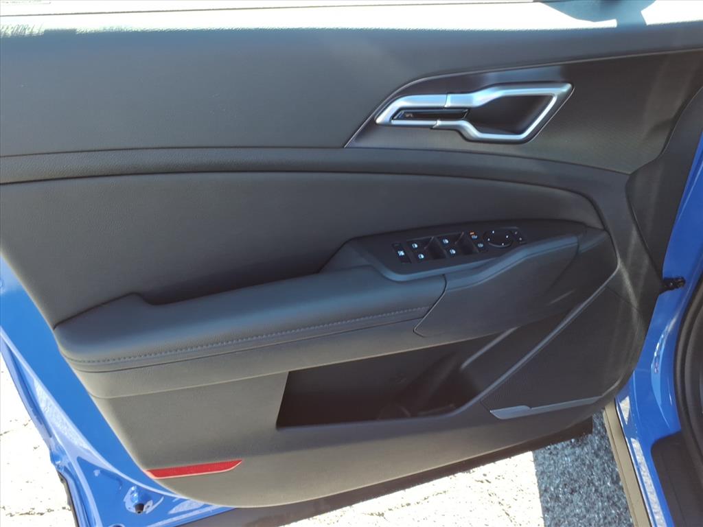 2026 Kia Sportage EX - Photo 16
