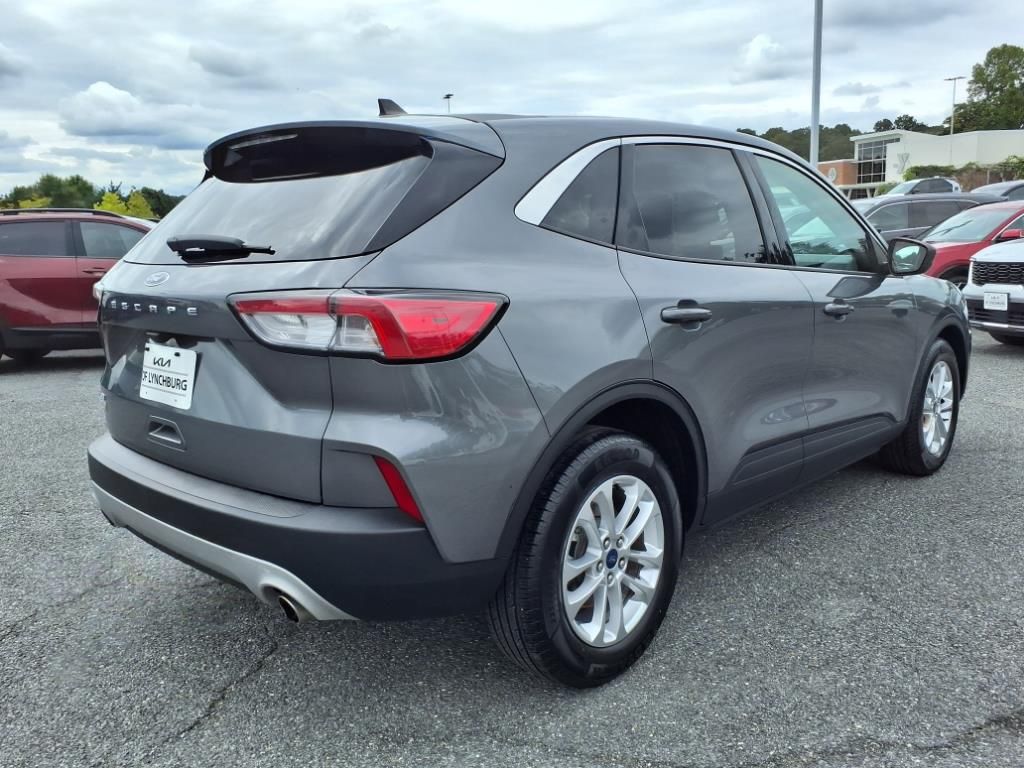 2022 Ford Escape SE photo 4