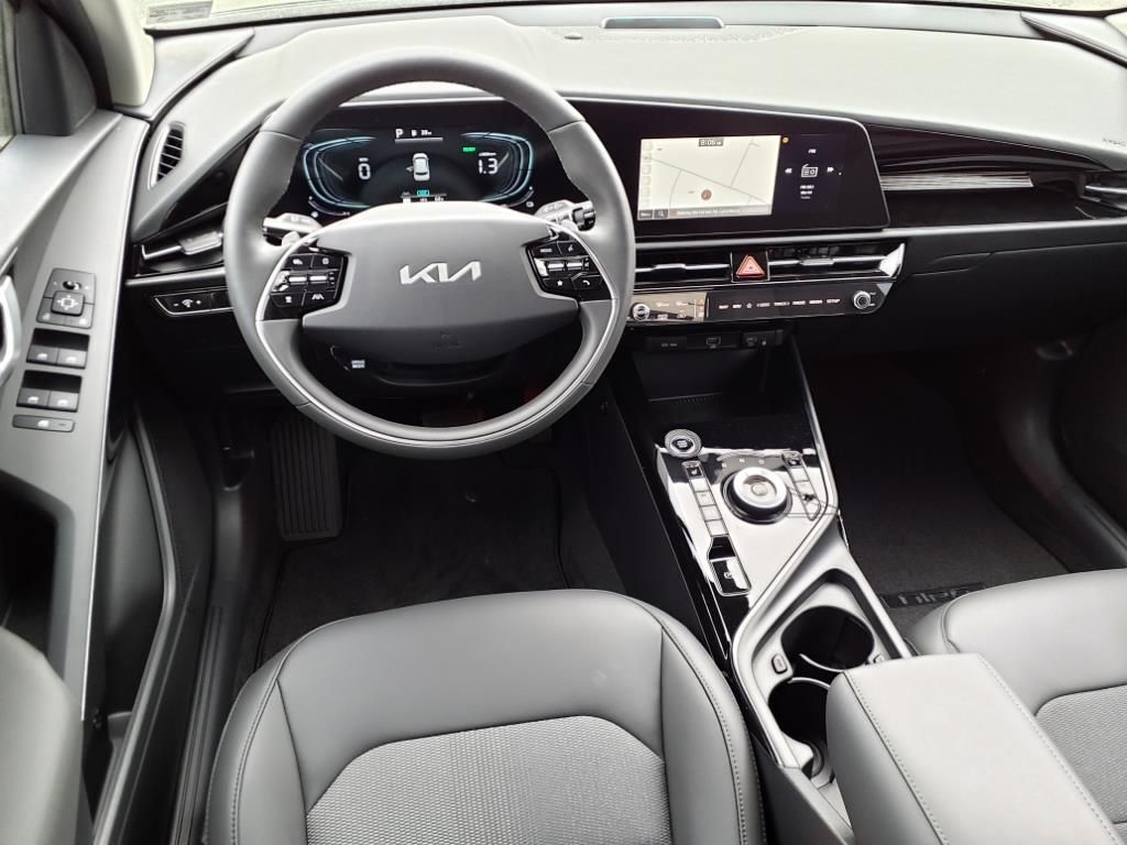 2025 Kia Niro EX - Photo 11