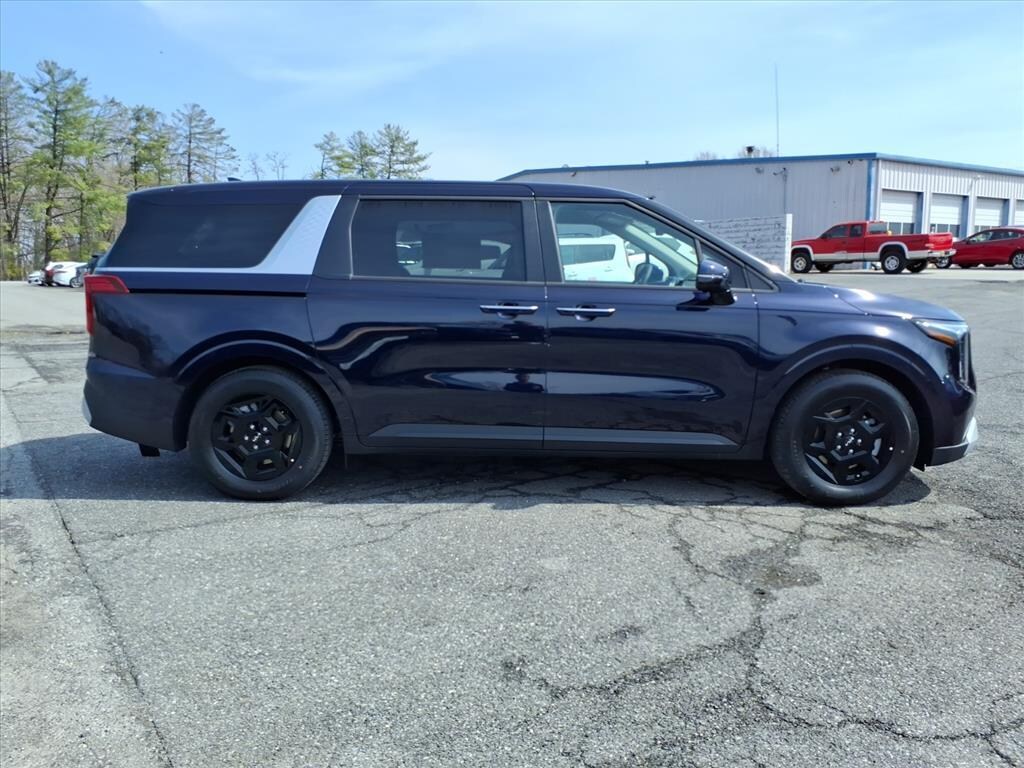 New 2026 Kia Carnival LXS Passenger Van