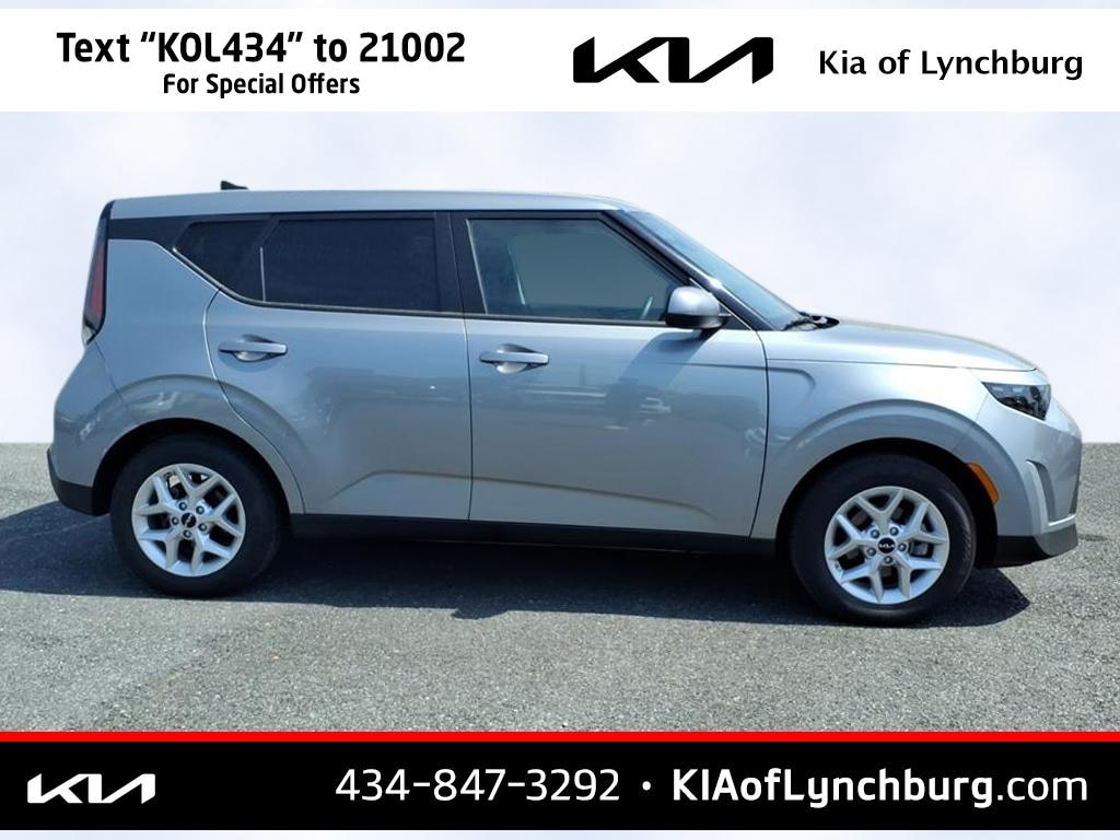 Used 2025 Kia Soul LX Hatchback