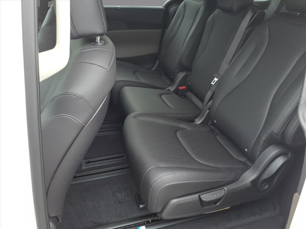 2026 Kia Carnival EX - Photo 7