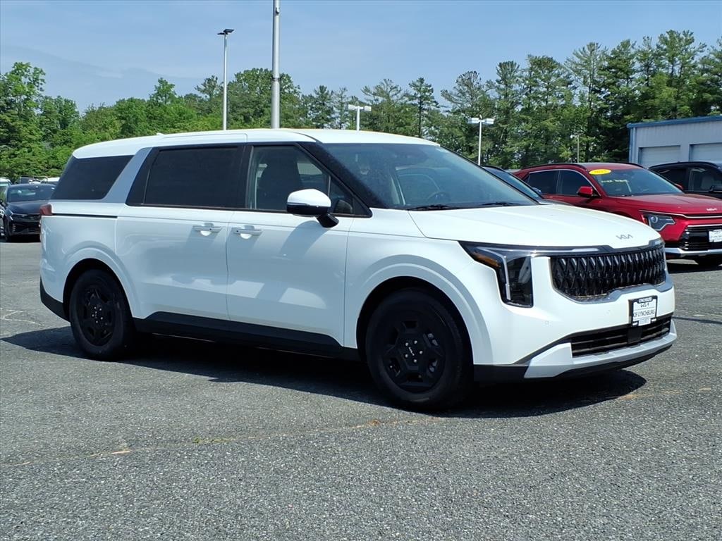 New 2026 Kia Carnival LXS Passenger Van