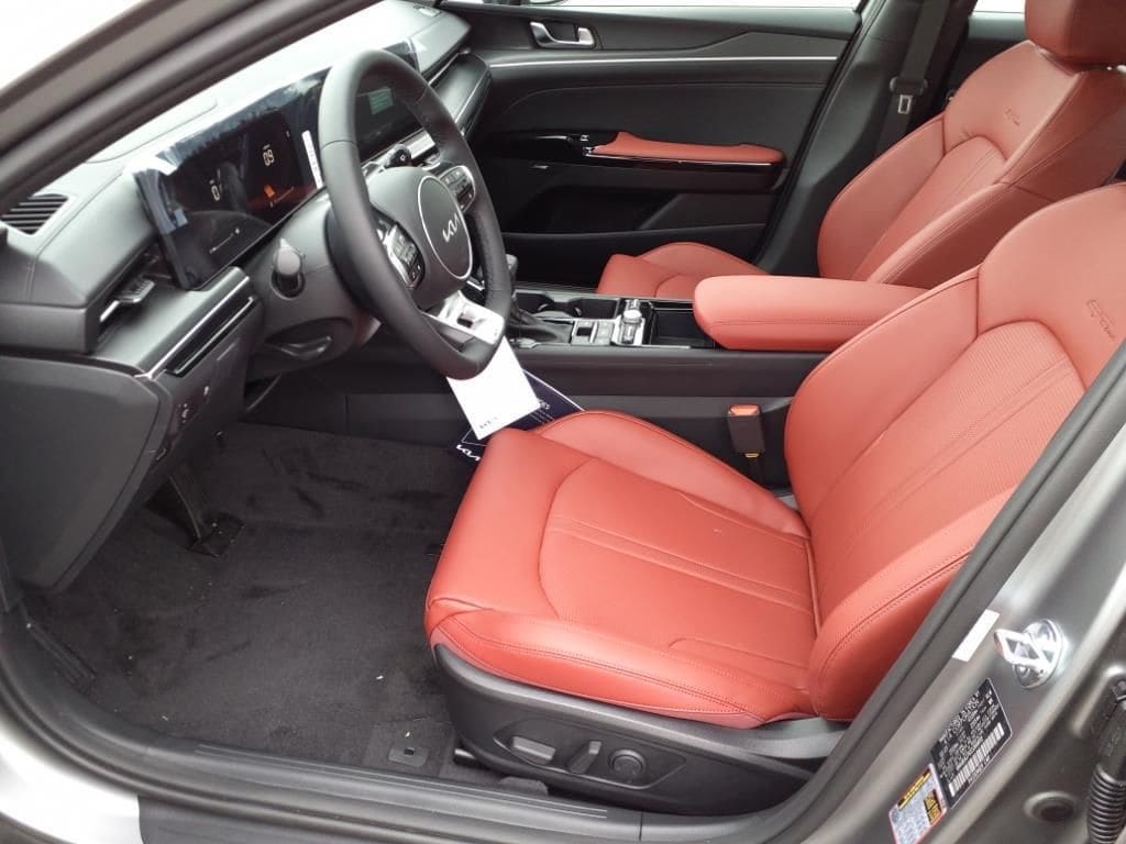 2025 Kia K5 GT-Line - Photo 10